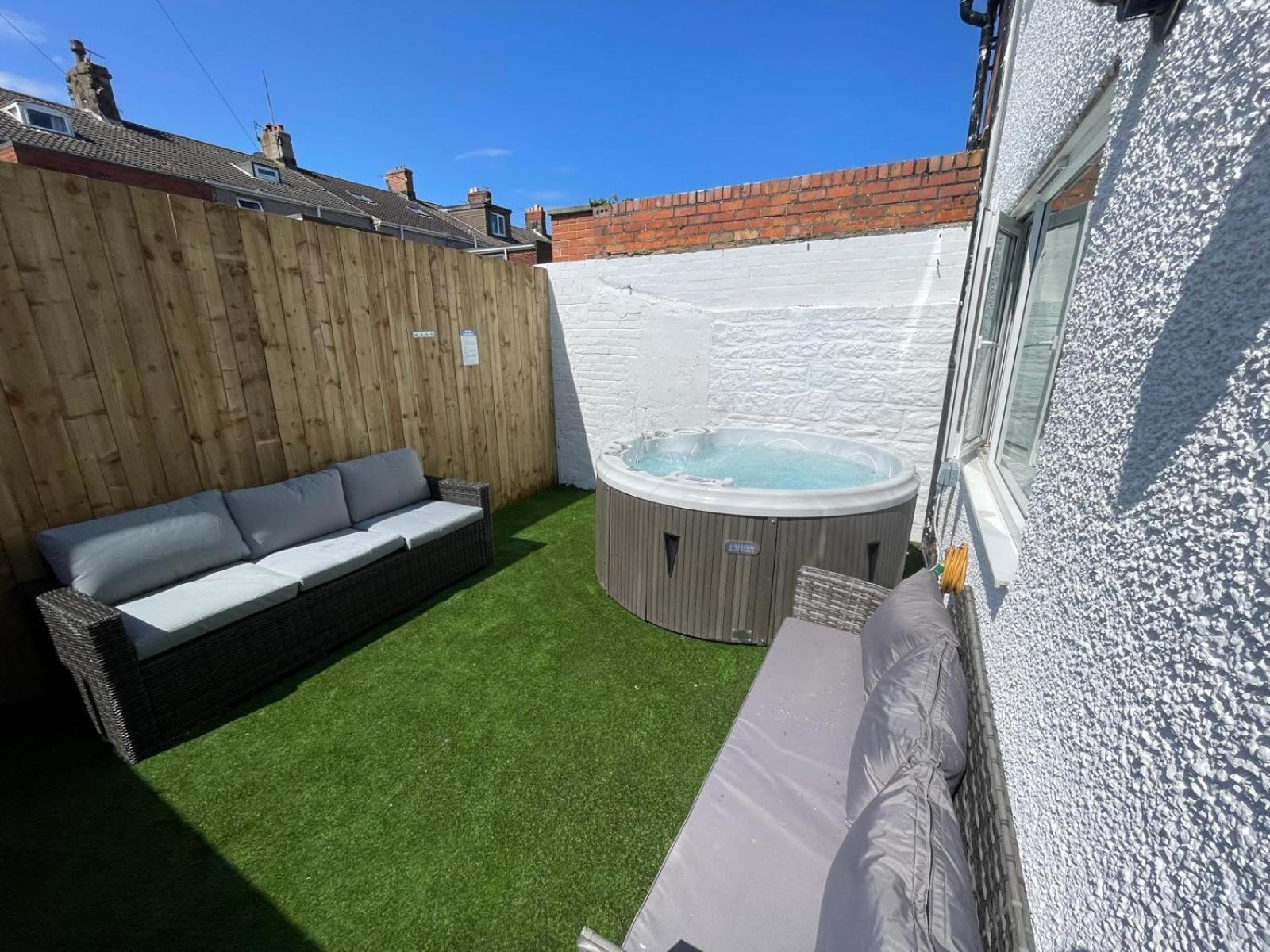 Marine Cottage - With Private Hot Tub Newbiggin-by-the-Sea Exterior photo